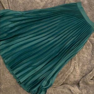 H & m emerald Green Pleated Midi Skirt 0